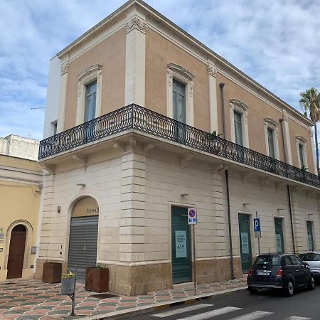 Palazzo 41 Rental Rooms San Pietro Vernotico Luaran gambar