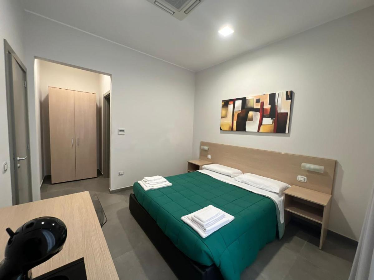 Palazzo 41 Rental Rooms San Pietro Vernotico Luaran gambar