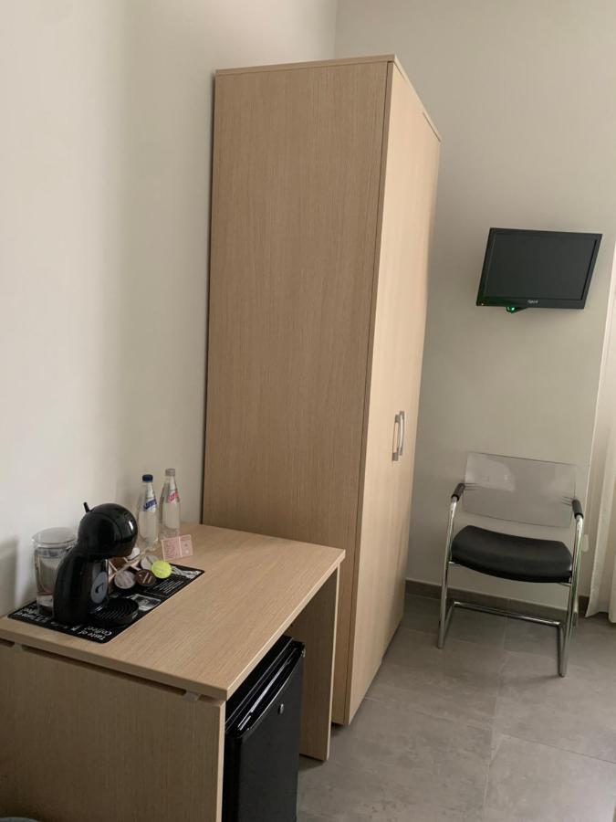 Palazzo 41 Rental Rooms San Pietro Vernotico Luaran gambar