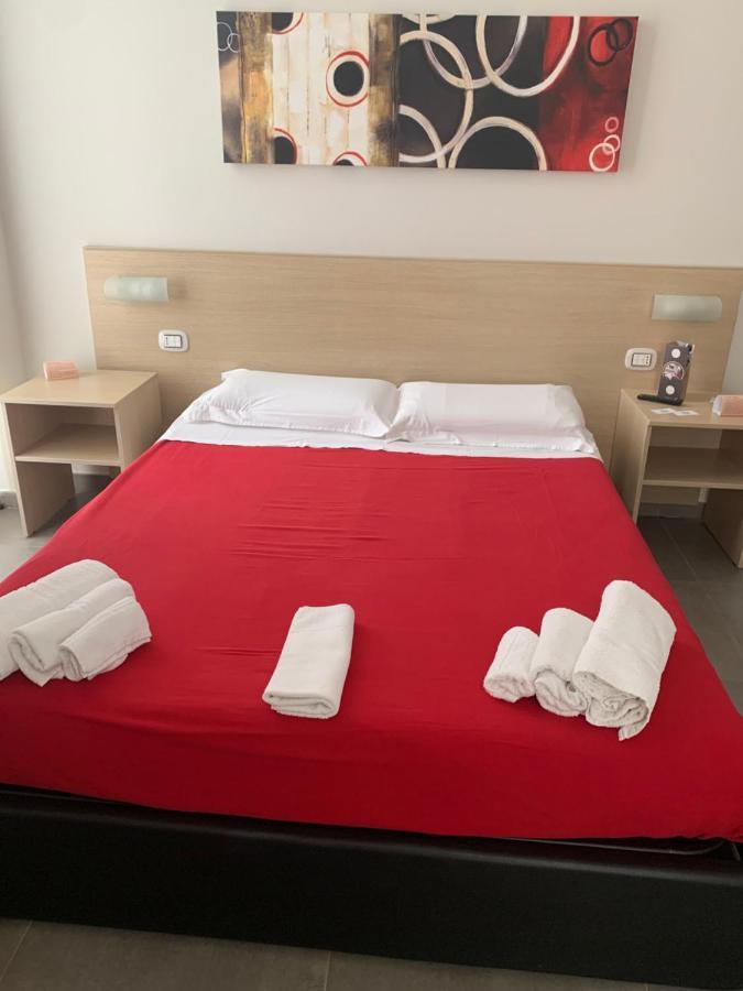 Palazzo 41 Rental Rooms San Pietro Vernotico Luaran gambar