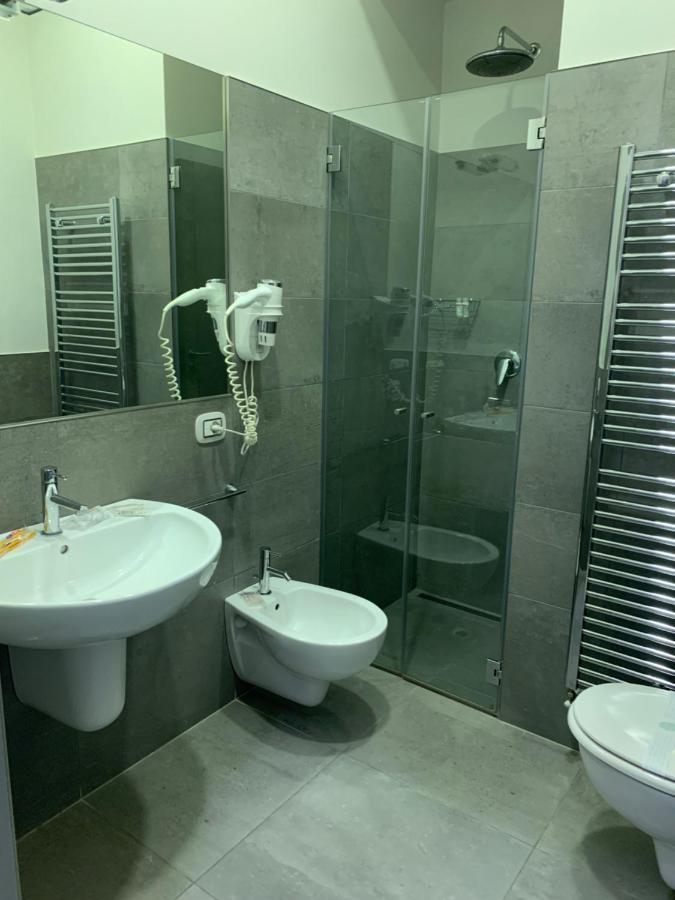 Palazzo 41 Rental Rooms San Pietro Vernotico Luaran gambar