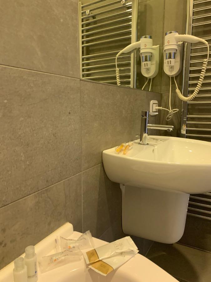 Palazzo 41 Rental Rooms San Pietro Vernotico Luaran gambar