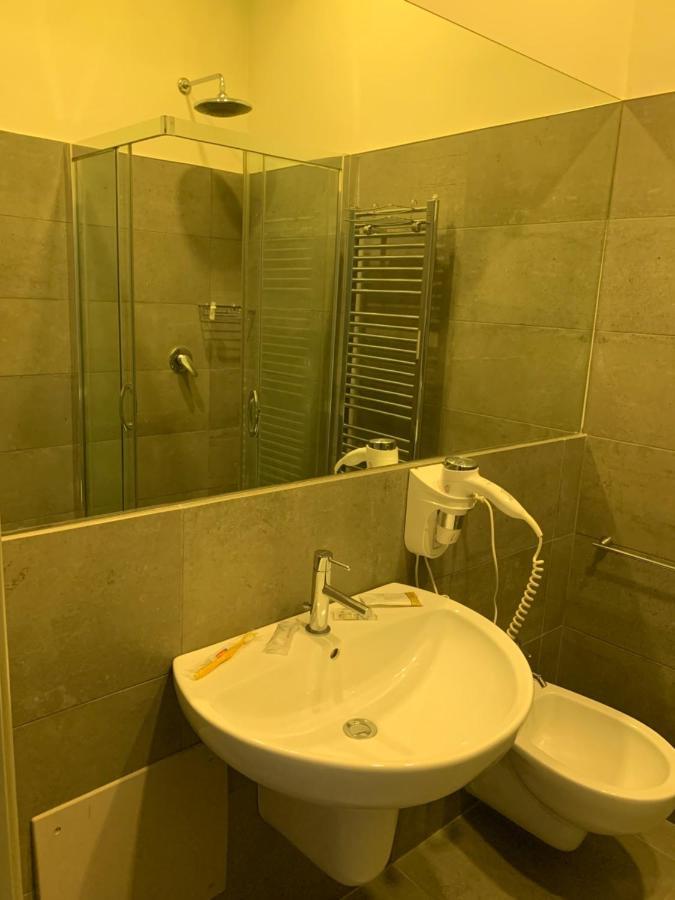 Palazzo 41 Rental Rooms San Pietro Vernotico Luaran gambar