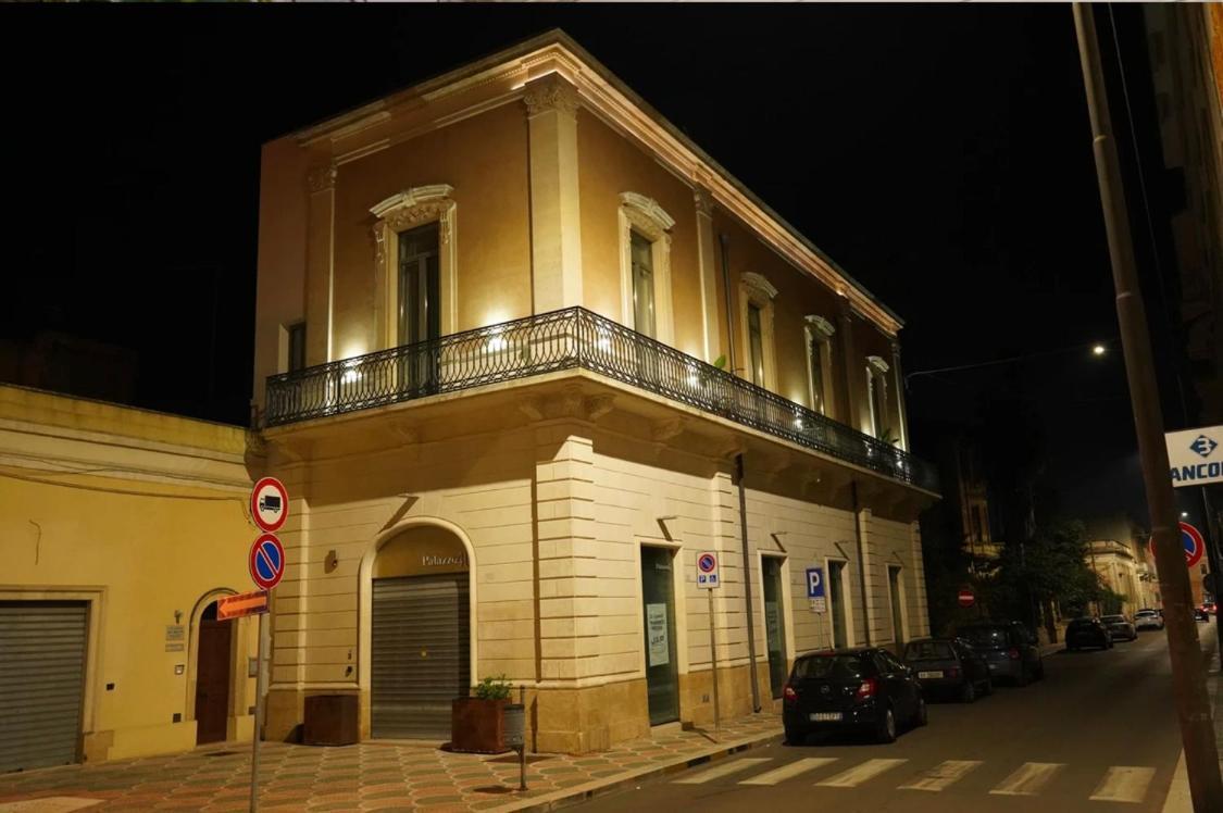 Palazzo 41 Rental Rooms San Pietro Vernotico Luaran gambar